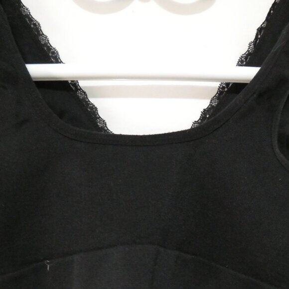 MARILYN MONROE | medium | Black Lace Trim Sports Bra - Picture 10 of 14